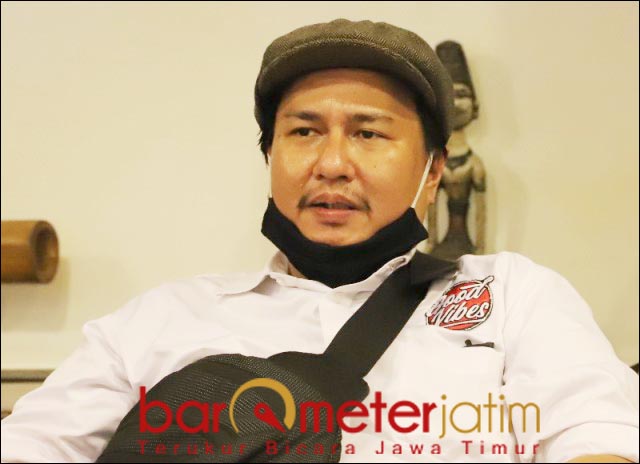 TAK LAZIM: Aprizaldi, tren data quick count Poltracking di Pilwali Surabaya tak lazim. | Foto: Barometerjatim.com/IST