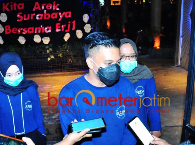 SUARA MILENIAL SURABAYA: Arderio Huko, anak muda Surabaya beranu sliding politik uang. | Foto: Barometerjatim.com/ROY HS