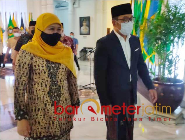 'SEJOLI': Kehadiran Gubernur Jatim, Khofifah di Gedung Sate disambut hangat Gubernur Jabar, Ridwan Kamil. | Foto: Barometerjatim.com/ABDILLAH HR