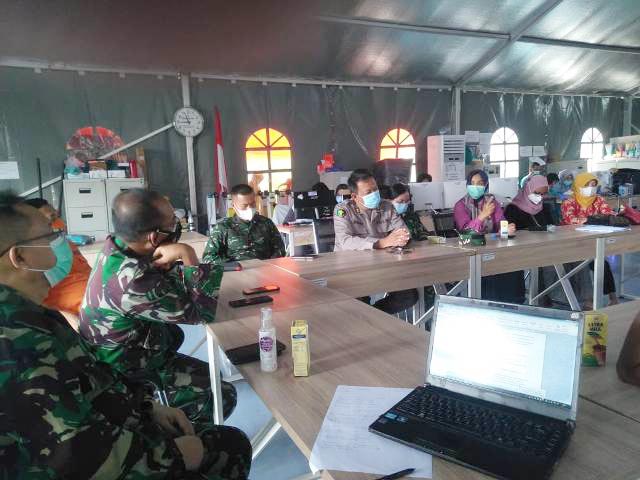 TANGANI PMI POSITIF: Rakor dan pemantapan di RSLKI terakit penanganan pekerja migran yang positif Covid-19. | Foto: IST