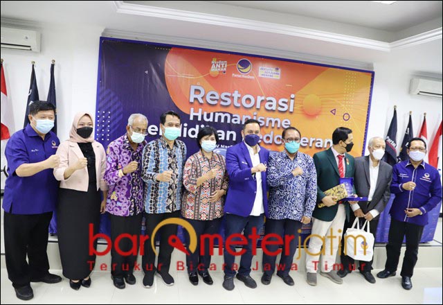 BERI MASUKAN: Para pakar kesehatan, dokter, akademisi memberi masukan soal revisi RUU Dikdok. | Foto: Barometerjatim.com/ROY HS