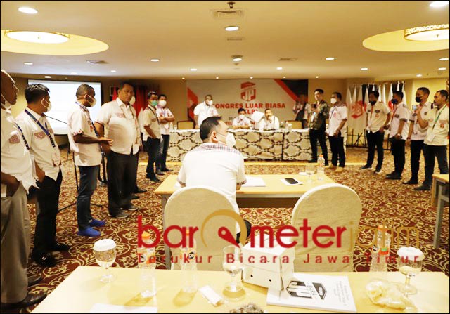 AKLAMASI: Para ketua DPD meminta Gianto Wijaya menjadi ketua umum Bara JP. | Foto: Barometerjatim.com/ROY HS