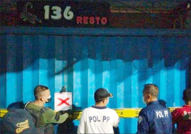 DISAMARKAN RESTO: Petugas sempat terkelabuhi karena di pintu masuk RHU dilabel resto. | Foto: Barometerjatim.com/IST