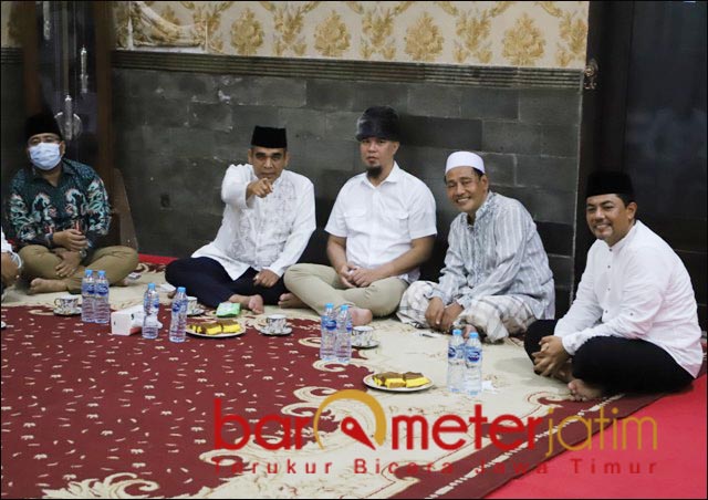 TAMU GENGGONG: Sekjen Gerindra Ahmad Muzani (dua dari kiri), kunjungi Ponpes Zainul Hasan Genggong. | Foto: Barometerjatim.com/ROY HS