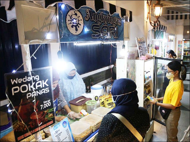 MAU YANG PANAS DAN SEHAT?: Wedang pokak, salah satu minuman yang bisa didapatkan di Tunjungan Romansa. | Foto: Barometerjatim/IST