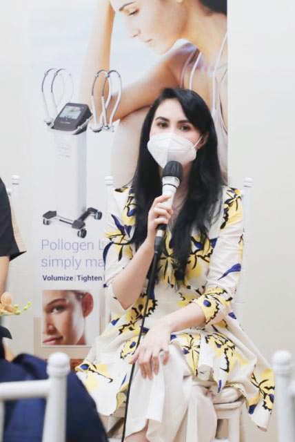 MENUA DENGAN ELEGAN: Arumi Bachsin, bukannya takut tua tapi ingin menua dengan elegan. | Foto: Barometerjatim.com/IST