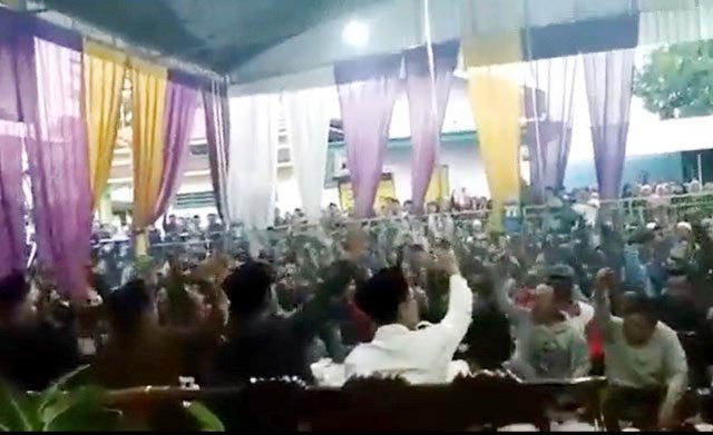 SIAP PERANG: Ajakan perang bela Ponpes Shiddiqiyyah usai penahanan tersangka pencabulan, Mas Bechi. | Foto: Capture video