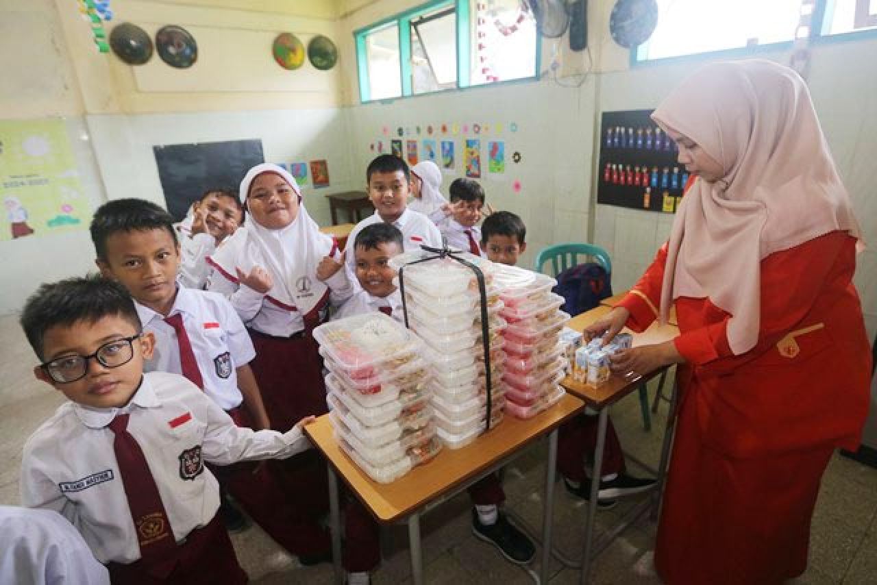 JANGAN DARI LUAR: Program MBG di Surabaya jangan sampai dikerjakan UMKM dari luar. | Foto: Barometerjatim.com/HPS