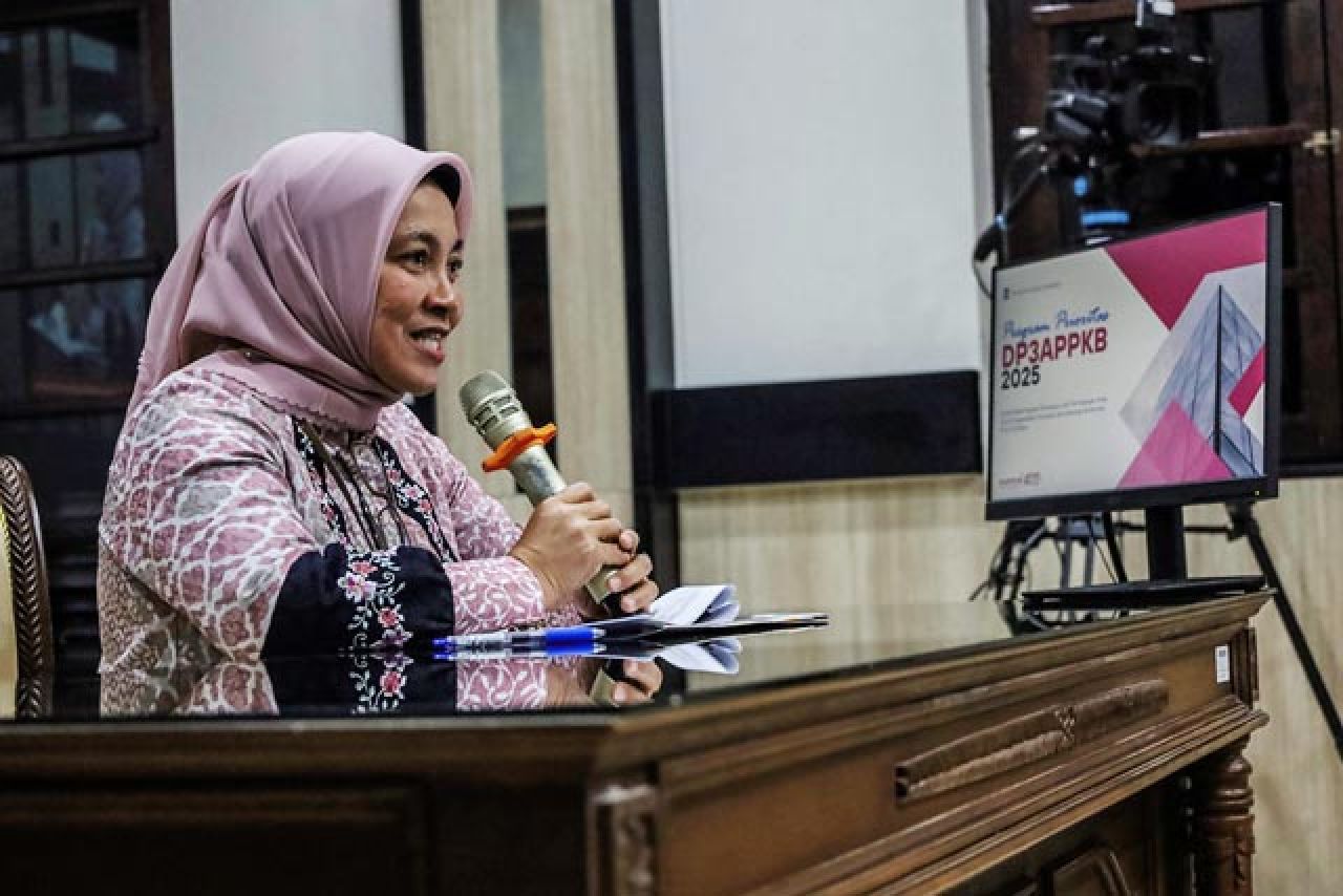 GERAK CEPAT: Ida Widayati, Pemkot Surabaya lakukan serangkaian tindakan terhadap kasus KDRT di Tanah Merah. | Foto: DOK