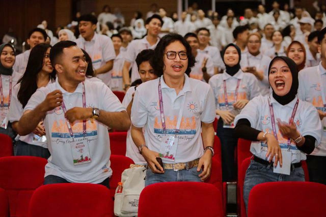 SEMANGAT PEMUDA: Pemuda Surabaya memiliki kedekatan dengan Wali Kotanya, Eri Cahyadi. | Foto: Barometerjatim.com/RQ