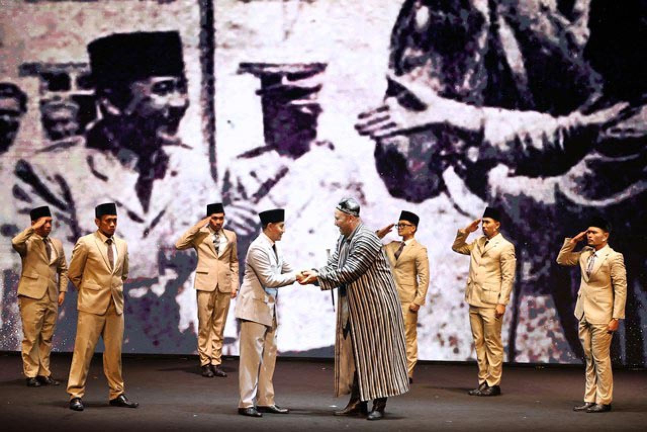 LANGKAH KE UZBEKISTAN: Pertunjukan tablo teater dan musik bertajuk Imam Al Bukhari & Soekarno. | Foto: IST