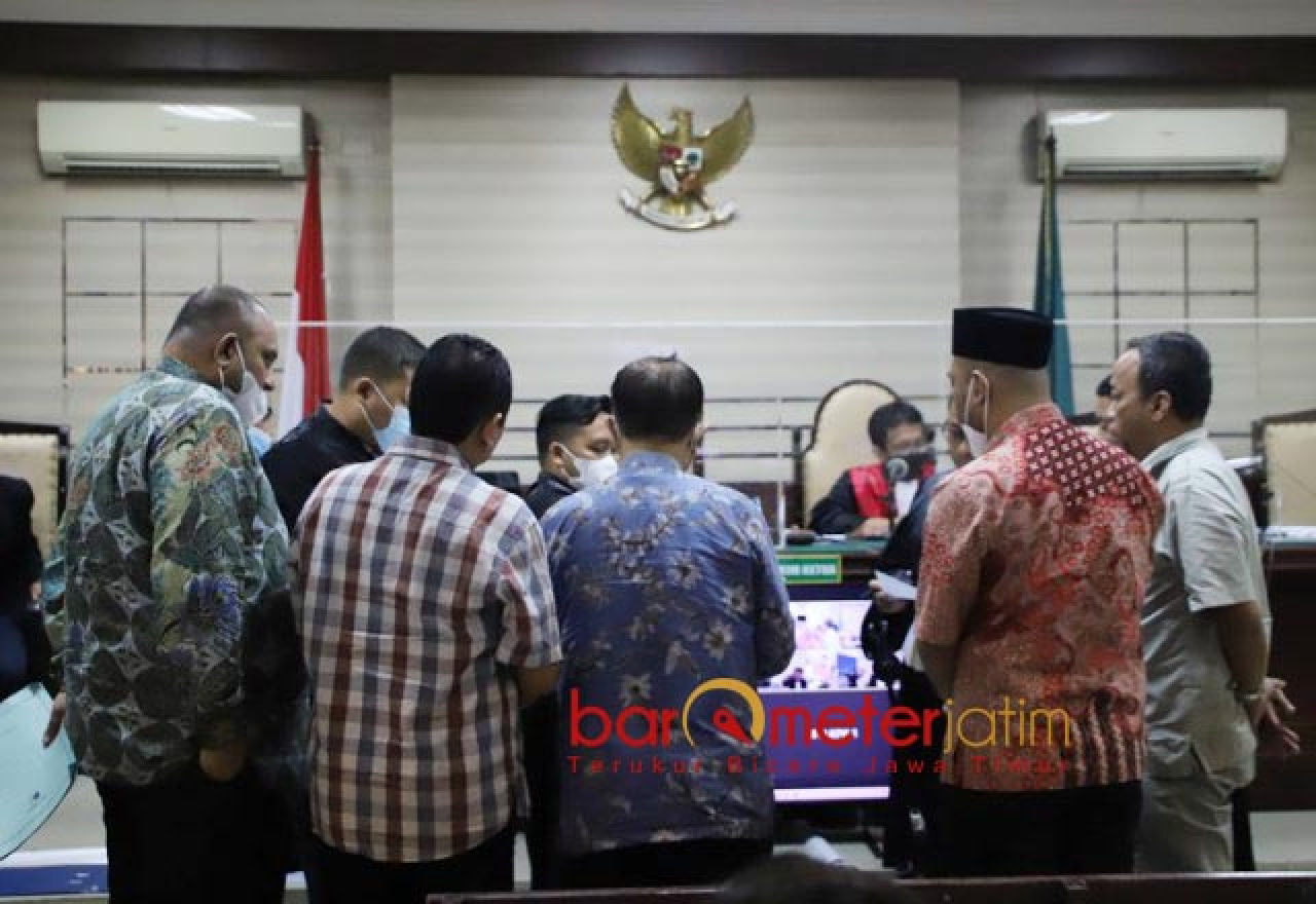 SAKSI: Sejumlah anggota DPRD Jatim 2019-2024 dihadirkan sebagai saksi di sidang Sahat. | Foto: Barometerjatim.com/DOK