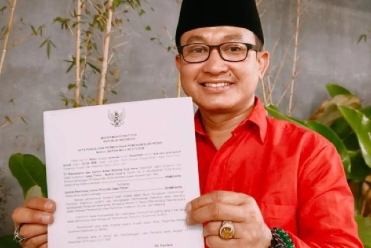 CARI KEADILAN: Abdul Aziz, mohon doa restu masyrakat Jatim terkait gugatan Risma-Gus Hans ke MK. | Foto: IST