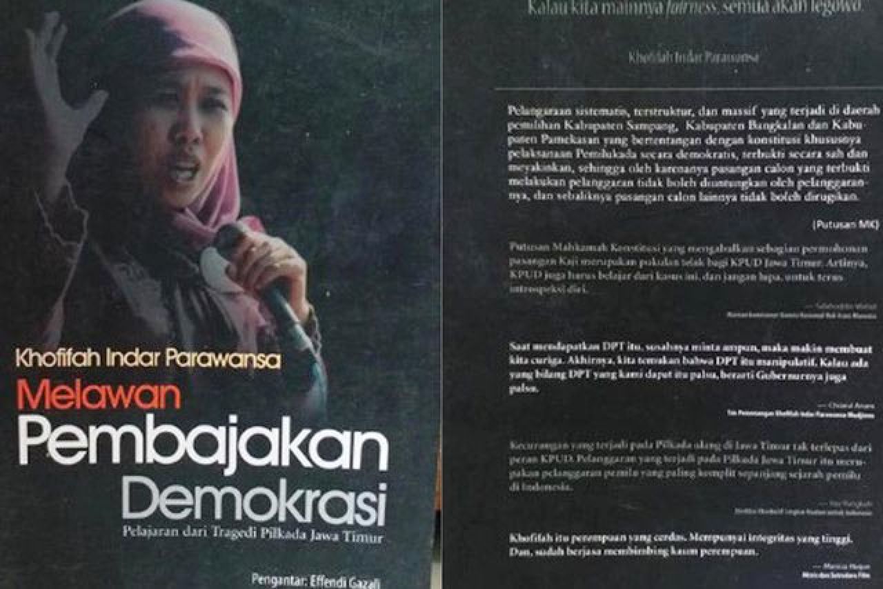 MELAWAN LEWAT BUKU: Tak hanya gugat ke MK, Khofifah juga luncurkan buku “Melawan Pembajakan Demokrasi”. | Foto: DOK