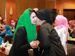 Tak Terbendung! Istri Wagub Emil Dardak Kembali Pimpin Perwosi Jatim