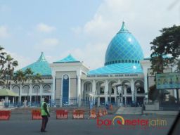 KPK Temukan Bukti Dugaan Suap Usai Geledah Kantor Khofifah, CIDe Singgung Aliran Hibah ke Masjid Al Akbar!