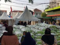 Jaga Stabilitas Harga hingga Akhir Tahun, Pemprov Jatim Gelontor 300 Ton Beras di Hari Natal