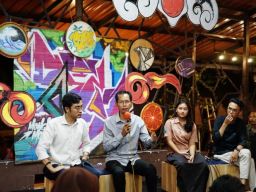 Cangkrukan Bareng Pelajar, Ketua DPRD Surabaya Dicurhati soal SPP dan Bantuan Sekolah