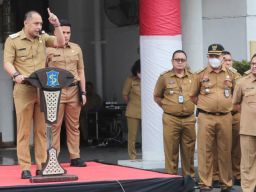 Terima Aduan ASN Main Pungli, Eri Cahyadi Tumpahkan Amarah: Saya Akan Masukkan Pidananya!