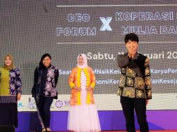 Peragakan Busana Batik Produk UMKM Surabaya, Crazy Rich: Enak Banget, Desainnya Keren, Pas!