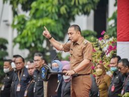 Habis-habisan Basmi Pungli, Eri Cahyadi Sampai Sebar Nomor Telepon Pejabat di Medsos