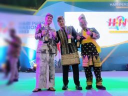 Puncak Peringatan HPN 2023, Wali Kota Eri Raih Anugerah Kebudayaan PWI Lewat Program "Dandan Omah"