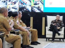 Eri Cahyadi Wanti-wanti SD-SMP di Surabaya: Wajib Terima 5% Siswa Miskin dan Hindari Pungutan!