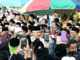 Ganjar Disambut Meriah dengan Shalawat di Resepsi 1 Abad NU, HISNU: Bukti Kecintaan Nahdliyin!