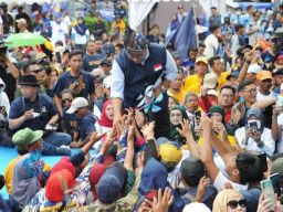 Puncak Safari Politik di Surabaya, Anies Baswedan Dielu-elukan Serasa Presiden!