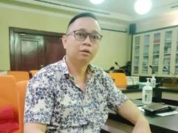 DPRD Surabaya Larang Supermarket Bebani Konsumen Kantong Belanja Berbayar, Ini Alasannya!