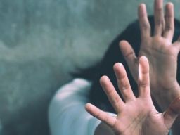 Terjadi di Sidoarjo! Bocah 8 Tahun Disiksa Ibu Kandung, Dipukul hingga Disetrika