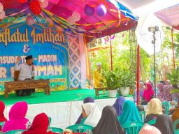 Usai Daftarkan Bacaleg Gerindra, Anwar Sadad Singsingkan Lengan Baju Temui Warga Pelosok Desa