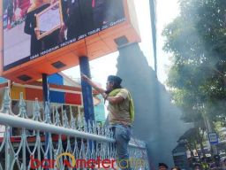 5 Jam Jaka Jatim Demo di Dindik Jatim, Lagi-lagi Minta KPK Terbuka soal Sitaan Cek Rp 36 M Milik Wahid Wahyudi!