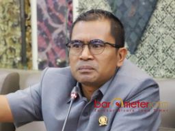 Khofifah Tegaskan Wali Murid Boleh Kembalikan Seragam Sekolah, DPRD: Sudah Dijahit, Apanya yang Dikembalikan?