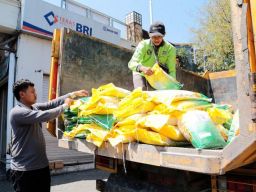 Hadapi Musim Kering, Warga Surabaya Jangan Khawatir! Eri Cahyadi Jamin Ketersediaan Pangan Aman