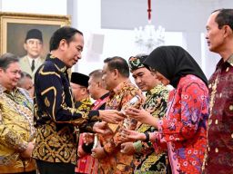 Diserahkan Presiden Jokowi, Banyuwangi Raih Pengendalian Inflasi Terbaik Se-Jawa-Bali 4 Kali Beruntun