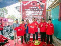 Gencar Gaungkan Ganjar-Mahfud, PDIP Surabaya Dirikan Posko Perjuangan hingga Temu Warga