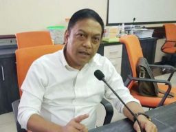 DPRD Surabaya Apresiasi Pemkot soal Penempelan Stiker Halal dan BPOM di SWK