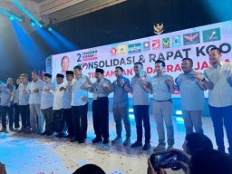 Hadiri Konsolidasi Akbar TKD, Dua Eks Gubernur Jatim Satu Irama Menangkan Prabowo-Gibran!