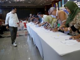 Ramai-ramai Teken Kontrak Kinerja 2024, Pejabat Pemkot Surabaya dalam Bayang-bayang Rotasi!