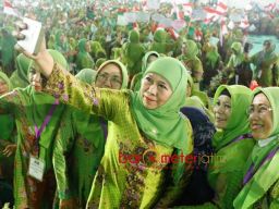 25 Hari Lagi Coblosan Pilpres, Khofifah Baru 'Berkeringat' untuk Prabowo-Gibran Mulai 21 Januari!