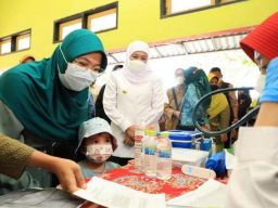 28 Hari Lagi Khofifah Lengser dari Kursi Gubernur, Jawa Timur Dihantam KLB Polio!