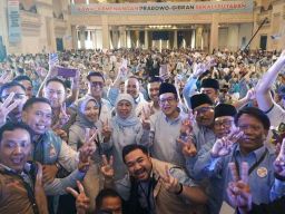 Apel Akbar, Khofifah Bakar Semangat 2.500 Relawan: Wes Wayahe Prabowo Presiden!