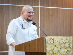 Kepemimpinan Khofifah-Emil Berakhir, Ketua DPD RI Soroti Kemiskinan di Jatim yang Belum Tuntas!