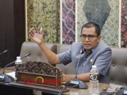 DPRD Jatim Sindir Mahalnya 738 Penghargaan Khofifah: 5 Tahun Habiskan APBD Ratusan Triliun!