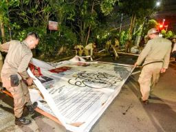 Masa Tenang Pemilu, Satpol PP Surabaya Bareng Bawaslu-KPU Turunkan Seluruh APK!