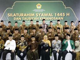 Upaya Golkar Sodorkan Kader Jadi Cawagub Tak Bersambut, Khofifah Tegaskan Nyaman Bersama Emil!