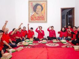 Diskusi PDIP Surabaya Jelang Putusan Sengketa Pilpres: Megawati Tak Ingin Demokrasi Hancur dan Suram!