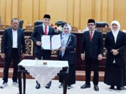 Perda Kemiskinan Disahkan, DPRD Surabaya Minta Pemkot Segera Terbitkan Perwali