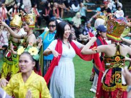 Libur Lebaran di Banyuwangi, Sendratari Meras Gandrung Pukau Wisatawan